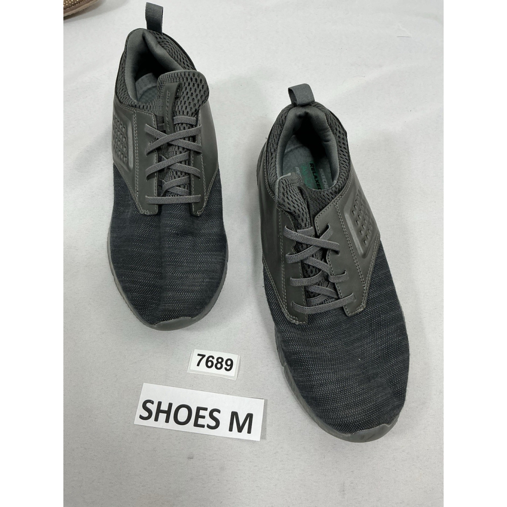 Mens Excellent Condition Sketchers Relaxed Fit Memory Foam Sneakers 10 Gray